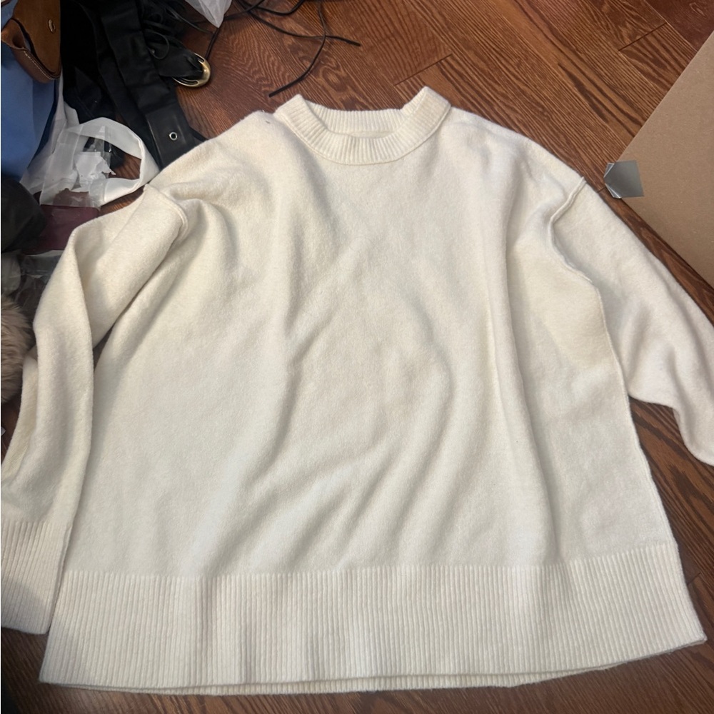Aerie Men's Cream Crewneck Sweater